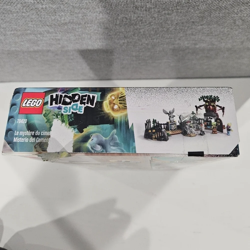 LEGO Hidden Side Augmented Reality (AR) Graveyard Mystery 70420 (335 Pieces)
